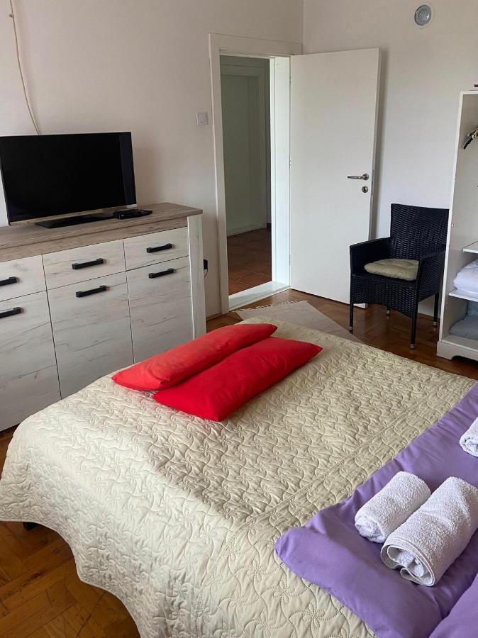 Mala Oaza Apartment Cacak Bagian luar foto
