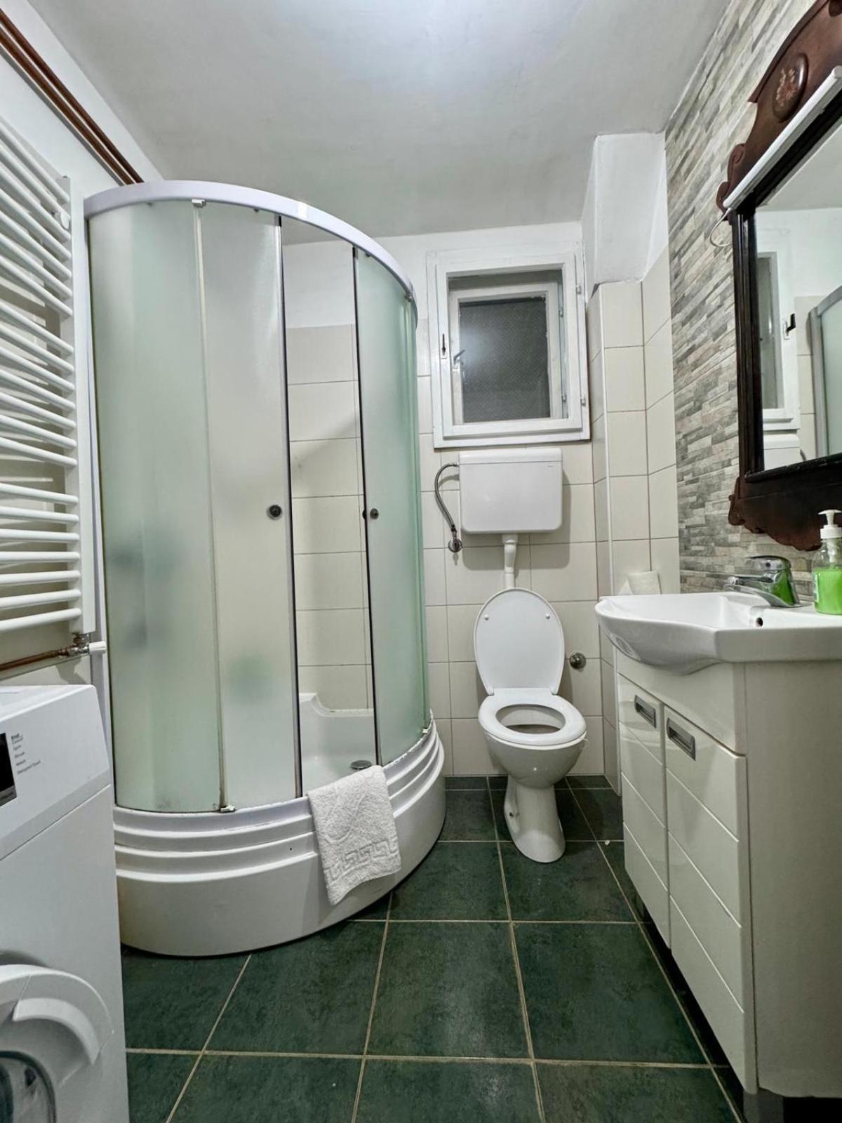 Mala Oaza Apartment Cacak Bagian luar foto